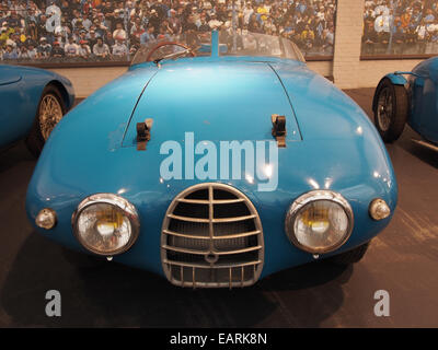 Ein 1953er Gordini-Wagen mit einem Vierzylindermotor mit 7065 cm3 Hubraum, 134 PS und einer Höchstgeschwindigkeit von 200 km/h, wie in Foto 2 gezeigt. Stockfoto