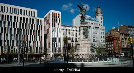 Das Princesa Brunnen oder Neptuno Brunnen auf der Plaza de Espana. Stockfoto