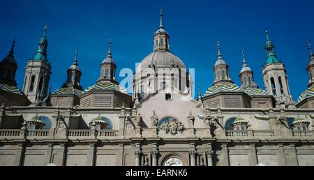 Die römisch-katholische Basilika-Kathedrale unserer lieben Frau von der Säule. Stockfoto