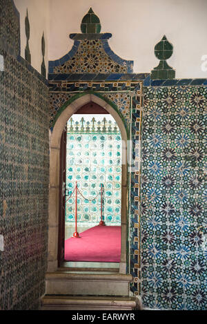 National Palace, Innenraum, Schlafgemach des Königs Sebastian, Tiled Wände, Sintra, Portugal Stockfoto