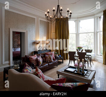 Wohnzimmer in börsennotierten Apartment, Devonshire Terrace, Glasgow, Scotland, UK Stockfoto