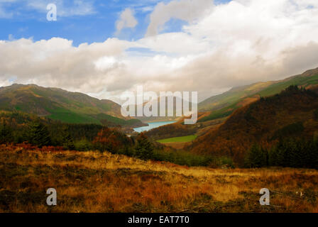 Blick auf die malerischen Hügel über Loch Lubnaig in Schottland Trossachs und Umgebung Stockfoto