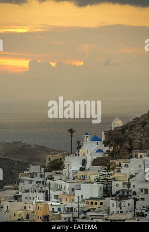 Nahaufnahme, Dorf Chora (Chora) während des Sonnenuntergangs, Insel Ios, Kykladen, Griechenland Stockfoto