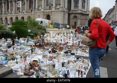 Trödel in Lille Braderie vor Palais des Beaux Arts, Frankreich Europa Stockfoto