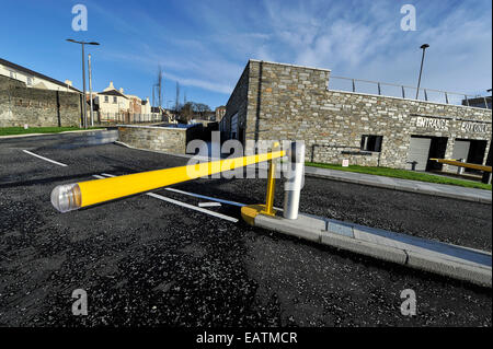 Stock Foto - Parkplatz Eintrag, Ausfahrtschranke.  © George Sweeney/Alamy Stockfoto