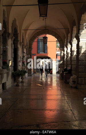 Torbogen aus Piazza Bra, Verona, Italien, Veneto. Stockfoto