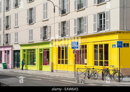 Boutiquen und Läden entlang der Quai de Valmy, Paris, √ésle-de-France, Frankreich Stockfoto