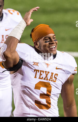 15. November 2104: Texas Longhorns Linebacker Jordan Hicks (3) während der NCAA Fußball-das Spiel zwischen der Oklahoma State Cowboys und die Texas Longhorns im Boone Pickens Stadium in Stillwater, OK. Die Longhorns besiegte die Cowboys 28-7. Stockfoto