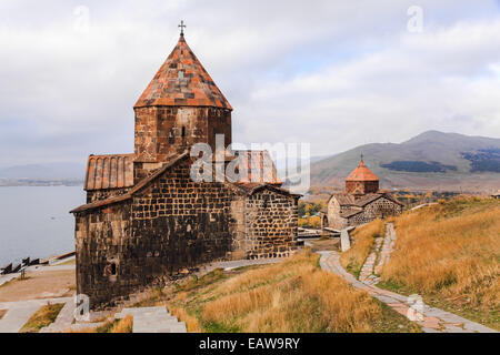 Sevanavank Kloster liegt am Ufer des Lake Sevan in Gegharkunix Provinz, Armenien Stockfoto