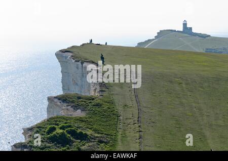 Belle Leuchtturm und Kreidefelsen, Beachy Head, South Downs National Park, Großbritannien tout Stockfoto