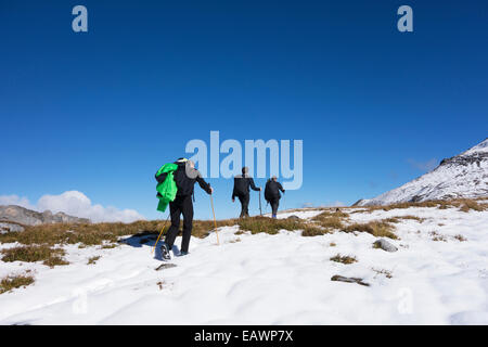 Base Jumper Basis Hopping von Kandersteg Berg in Bern, Schweiz. Stockfoto