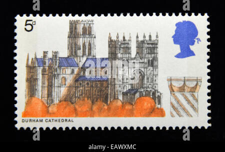 Briefmarke. Great Britain. Königin Elizabeth II. Britische Architektur, Kathedralen. 1969. Durham Kathedrale. 5D. Stockfoto