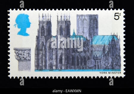 Briefmarke. Great Britain. Königin Elizabeth II. Britische Architektur, Kathedralen. 1969. York Minster. 5D. Stockfoto