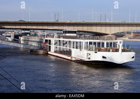 Viking Flusskreuzfahrten "Elstla" am Rhein, Köln, Deutschland. Stockfoto