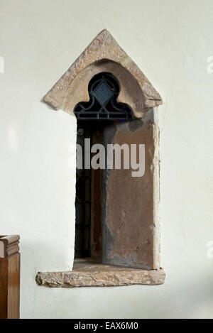 Die Aussätzigen Schielen in St James' Church, große Ormside, Eden Valley, Cumbria, England UK Stockfoto