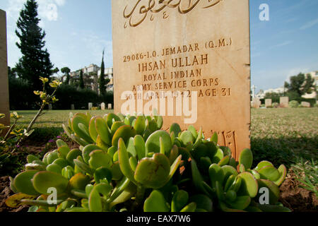 Beirut Libanon. 21. November 2014. Ein Grabstein, die Zugehörigkeit zu einem indischen Commonwealth Soldaten auf den britischen Soldatenfriedhof in Beirut Libanon von der Commonwealth Gräber Kommission Kredit gepflegt werden: Amer Ghazzal/Alamy Live-Nachrichten Stockfoto