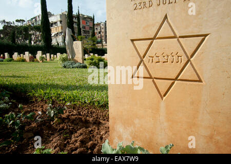 Beirut Libanon. 21. November 2014. Ein Grabstein, Zugehörigkeit zu einer jüdischen Soldaten begraben an der britischen Soldatenfriedhof in Beirut Libanon von der Commonwealth Gräber Kommission Kredit gepflegt werden: Amer Ghazzal/Alamy Live-Nachrichten Stockfoto