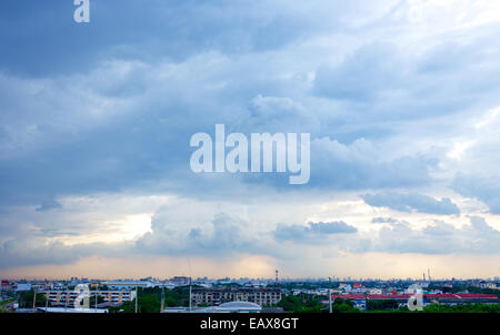 Regenwolken in Bangkok Stadt Stockfoto