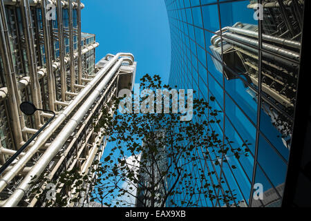 Reflexion von der Lloyds-Gebäude in der City of London Stockfoto