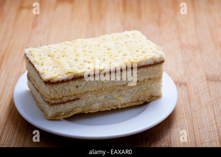 Mille Feuille auf Platte Stockfoto