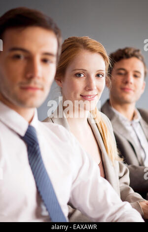 Junge Geschäftsleute, portrait Stockfoto