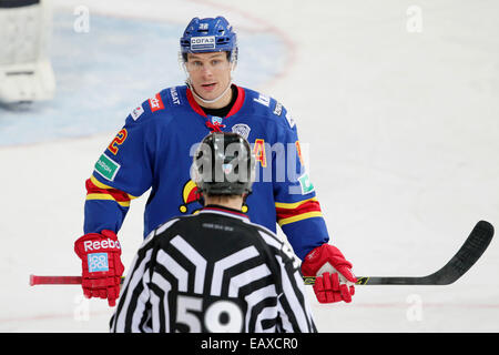 20. November 2014 - Helsinki, Finnland - Riku Hahl von Jokerit während der Kontinentalen Hockey-Liga Spiel Jokerit Vs SKA Sankt Petersburg in der Hartwall Arena in Helsinki am 20. November 2014. Matti Raivio / in der ganzen Presse Stockfoto