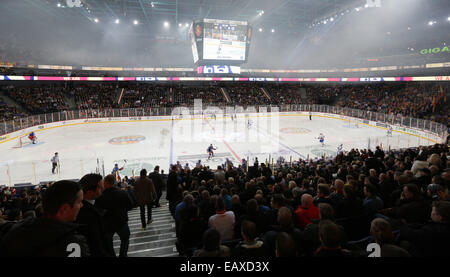 20. November 2014 - Spiel Helsinki, Finnland - ausverkauft Hartwall Arena während der Kontinentalen Hockey-Liga Jokerit Vs SKA Sankt Petersburg in der Hartwall Arena in Helsinki am 20. November 2014. Matti Raivio / in der ganzen Presse Stockfoto