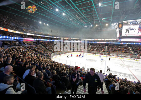 20. November 2014 - Spiel Helsinki, Finnland - ausverkauft Hartwall Arena während der Kontinentalen Hockey-Liga Jokerit Vs SKA Sankt Petersburg in der Hartwall Arena in Helsinki am 20. November 2014. Matti Raivio / in der ganzen Presse Stockfoto
