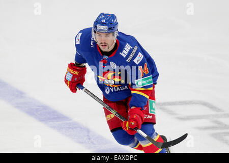 20. November 2014 - Helsinki, Finnland - Tomi Mki von Jokerit während der Kontinentalen Hockey-Liga Spiel Jokerit Vs SKA Sankt Petersburg in der Hartwall Arena in Helsinki am 20. November 2014. Matti Raivio / in der ganzen Presse Stockfoto