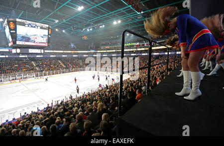 20. November 2014 - Spiel Helsinki, Finnland - ausverkauft Hartwall Arena während der Kontinentalen Hockey-Liga Jokerit Vs SKA Sankt Petersburg in der Hartwall Arena in Helsinki am 20. November 2014. Matti Raivio / in der ganzen Presse Stockfoto