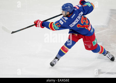 20. November 2014 - Helsinki, Finnland - Ryan Gunderson von Jokerit während der Kontinentalen Hockey-Liga Spiel Jokerit Vs SKA Sankt Petersburg in der Hartwall Arena in Helsinki am 20. November 2014. Matti Raivio / in der ganzen Presse Stockfoto