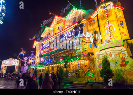 Hyde Park, London, UK. 21. November 2014. Das Winter-Wunderland im Hyde Park öffnet seine Türen für die Öffentlichkeit mit deutschen Essen, trinken, Stände und Attraktionen für alle Altersgruppen. Bildnachweis: Matthew Chattle/Alamy Live-Nachrichten Stockfoto