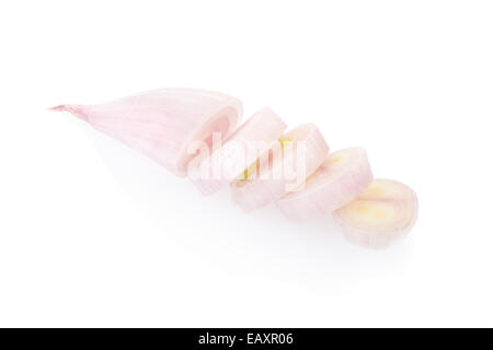 Schalotte Zwiebel in Scheiben geschnitten Stockfoto
