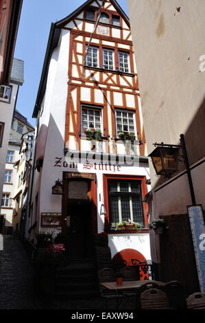 Zom Stuffje Restaurant in Cochem, Deutschland, ein Holz gerahmt Gebäude aus dem 14. Jahrhundert. Stockfoto