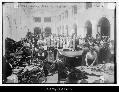 Deutsche Frauen, die Uniformen 148 Stockfoto