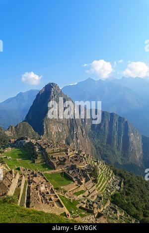 Ruinen von Machu Picchu in Peru sind UNESCO-Weltkulturerbe und eines der weltweit berühmtesten Kultstätten Stockfoto