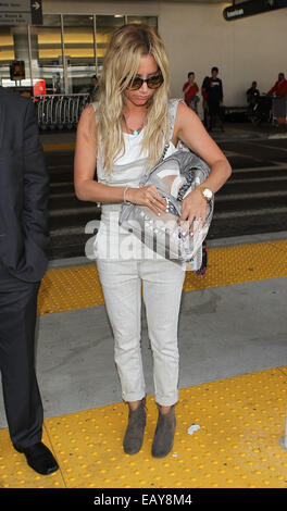 Ashley Tisdale kommt am internationalen Flughafen Los Angeles (LAX) Flughafen Featuring: Ashley Tisdale Where: Los Angeles, California, Vereinigte Staaten von Amerika bei: 19. Mai 2014 Stockfoto