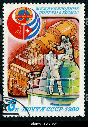 Sowjetunion - CIRCA 1980: Briefmarke gedruckt in The Soviet Union widmet sich die internationale Partnerschaft zwischen Sowjetunion und C Stockfoto