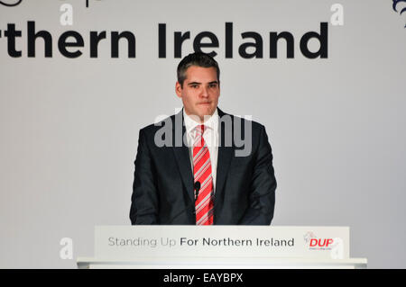 Belfast, Nordirland. 22. November 2014. -Stadtrat Gavin Robinson befasst sich der DUP-Konferenz 2014 nachdem er als Kandidat der Westminster für East Belfast Credit angekündigt: Stephen Barnes/Alamy Live News Stockfoto