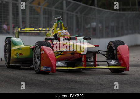 Putrajaya, Malaysia. 22. November 2014.  Das Rennen-Sessions für Runde 2 2014 FIA Formula E Putrajaya ePrix Wilayah Persekutuan Pesiaran Perdana Bezirk 5 auf Samstag, 22. November 2014. Bildnachweis: Sharkawi Che Din/Alamy Live-Nachrichten Stockfoto