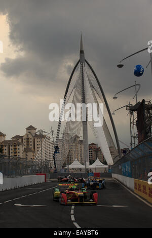 Putrajaya, Malaysia. 22. November 2014.  Das Rennen-Sessions für Runde 2 2014 FIA Formula E Putrajaya ePrix Wilayah Persekutuan Pesiaran Perdana Bezirk 5 auf Samstag, 22. November 2014. Bildnachweis: Sharkawi Che Din/Alamy Live-Nachrichten Stockfoto