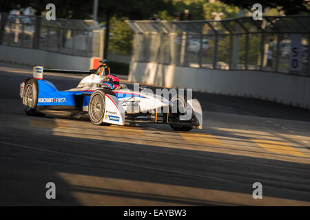 Putrajaya, Malaysia. 22. November 2014.  Gutes Wetter den Qualifyings für Runde 2 2014 FIA Formula E Putrajaya ePrix Wilayah Persekutuan Pesiaran Perdana Bezirk 5 auf Samstag, 22. November 2014. Bildnachweis: Sharkawi Che Din/Alamy Live-Nachrichten Stockfoto