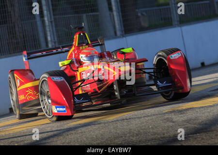 Putrajaya, Malaysia. 22. November 2014.  Die Qualifyings für Runde 2 2014 FIA Formula E Putrajaya ePrix Wilayah Persekutuan Pesiaran Perdana Bezirk 5 auf Samstag, 22. November 2014. Bildnachweis: Sharkawi Che Din/Alamy Live-Nachrichten Stockfoto