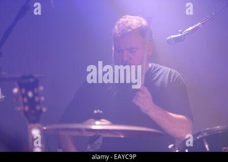 Die Victoria-Lager, Manchester, UK. 21. Nov, 2014.Dodgy Überschrift der Zweitstufe am ersten Tag des The Whisky Sitzungen Festival im Victoria Lager, Manchester Credit: Simon Newbury/Alamy Live News Stockfoto