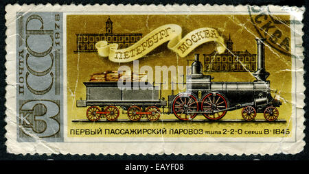 UdSSR - CIRCA 1978: Eine Briefmarke gedruckt in der UdSSR (Russland) mit Lokomotive mit der Aufschrift "erste Passagier Dampf Locomotiv Stockfoto