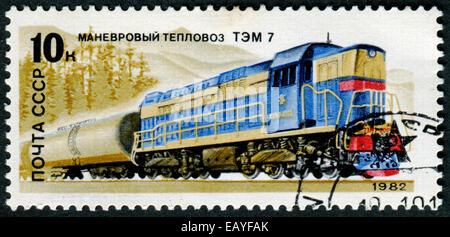 UdSSR - CIRCA 1982: Eine Briefmarke gedruckt in der UdSSR, zeigt Lokomotive "rangieren Diesel Lokomotive TEM 7', ca. 1982 Stockfoto