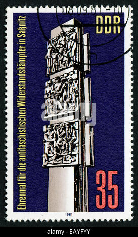 Deutschland - CIRCA 1981: Briefmarke gedruckt in Deutschland, antifaschistischen Widerstand Denkmal, Sassnitz, ca. 1981 zeigt. Stockfoto