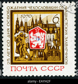 UdSSR - CIRCA 1970: Eine Briefmarke gedruckt in der UdSSR, zeigt die Befreiung der Tschechoslowakei vor den Nazis, ca. 1970 Stockfoto
