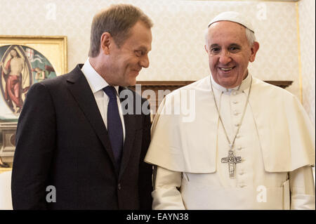 Francis Papst trifft sich mit Polens Ministerpräsident Donald Tusk und seine Frau Malgorzata an den Vatikan wo: Rom, Italien: 19. Mai 2014 Stockfoto