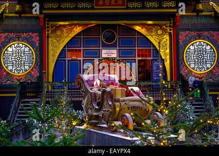 Weihnachtsmarkt in Tivoli Gardens, Stadtzentrum, Kopenhagen, Dänemark, Europa Stockfoto